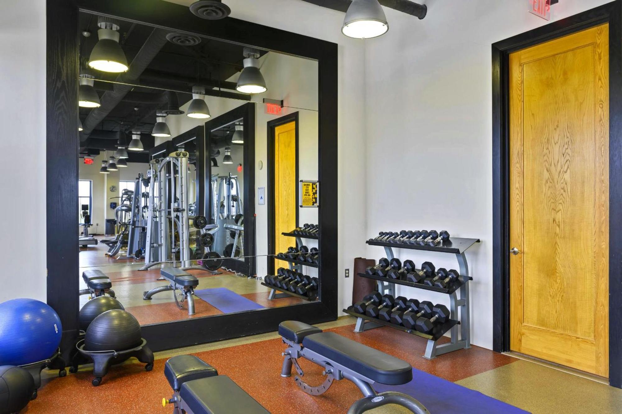 Upscale Comfort Next To Metro And Dining Arlington Esterno foto